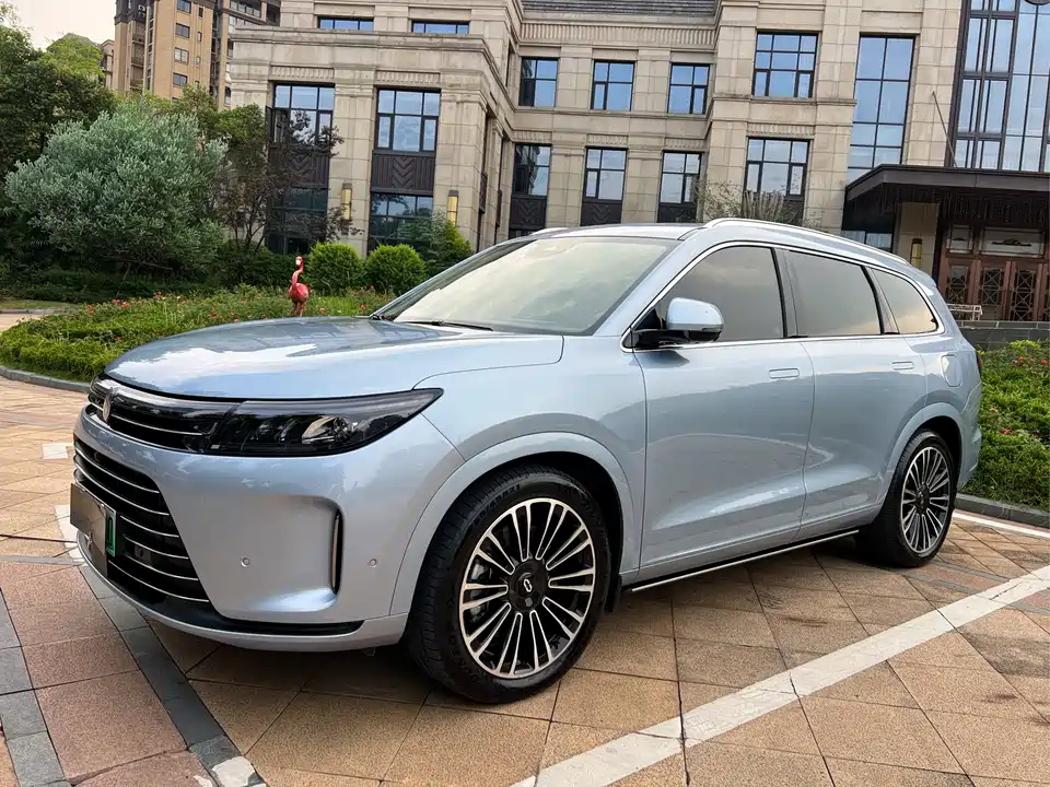 AITO Ask the world M7