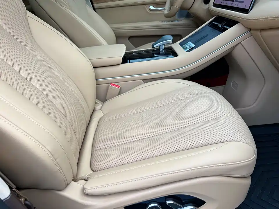 AITO Ask the world M7