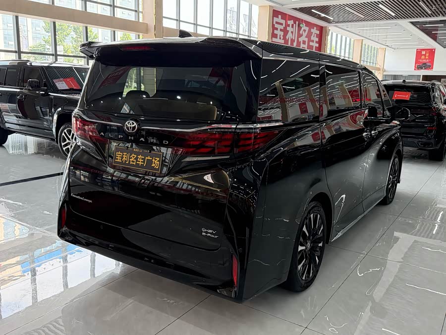 Toyota Alphard 2026, фото 5