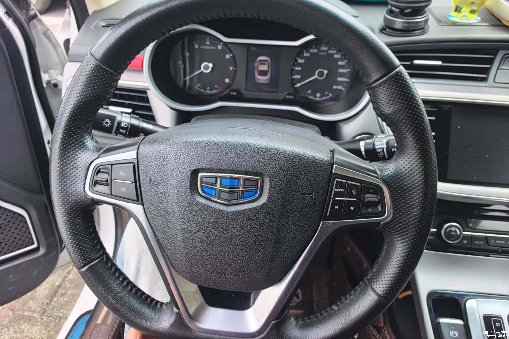 Geely Emgrand, 2018 15