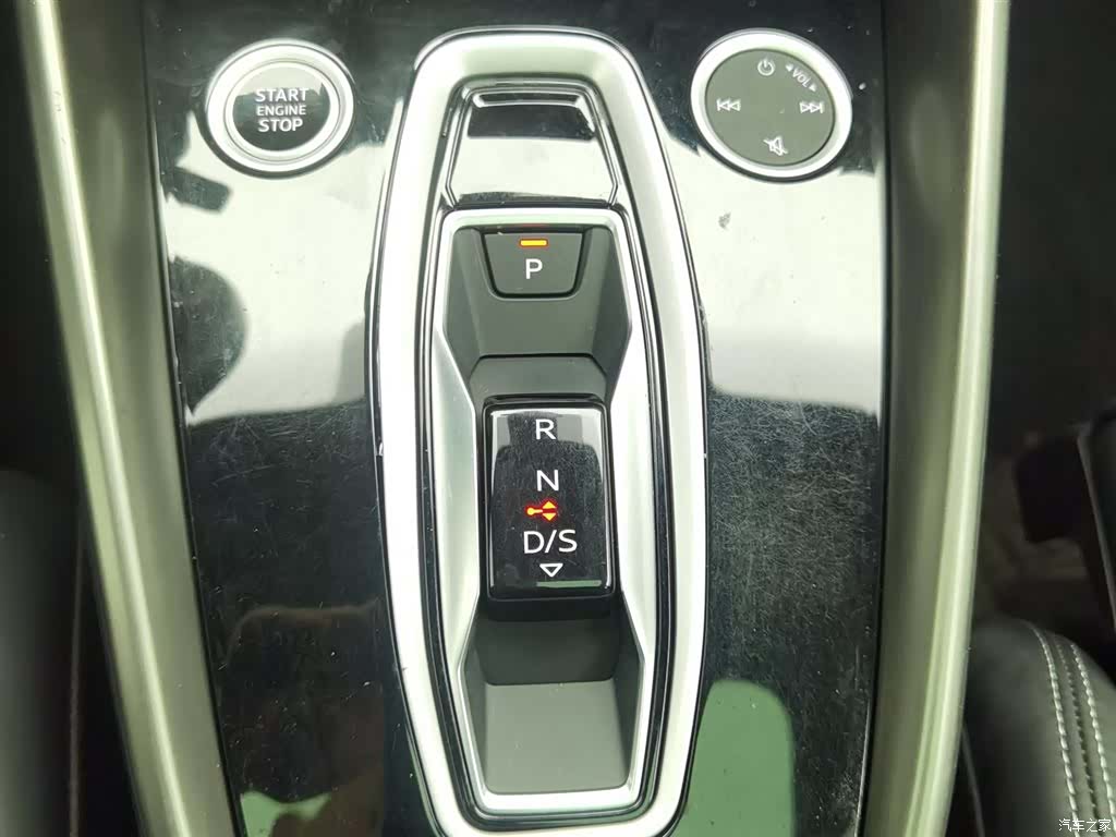 Audi Flying Spur, 2025 13