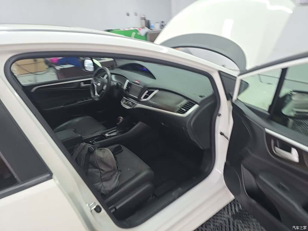 Honda Jade, 2015 11