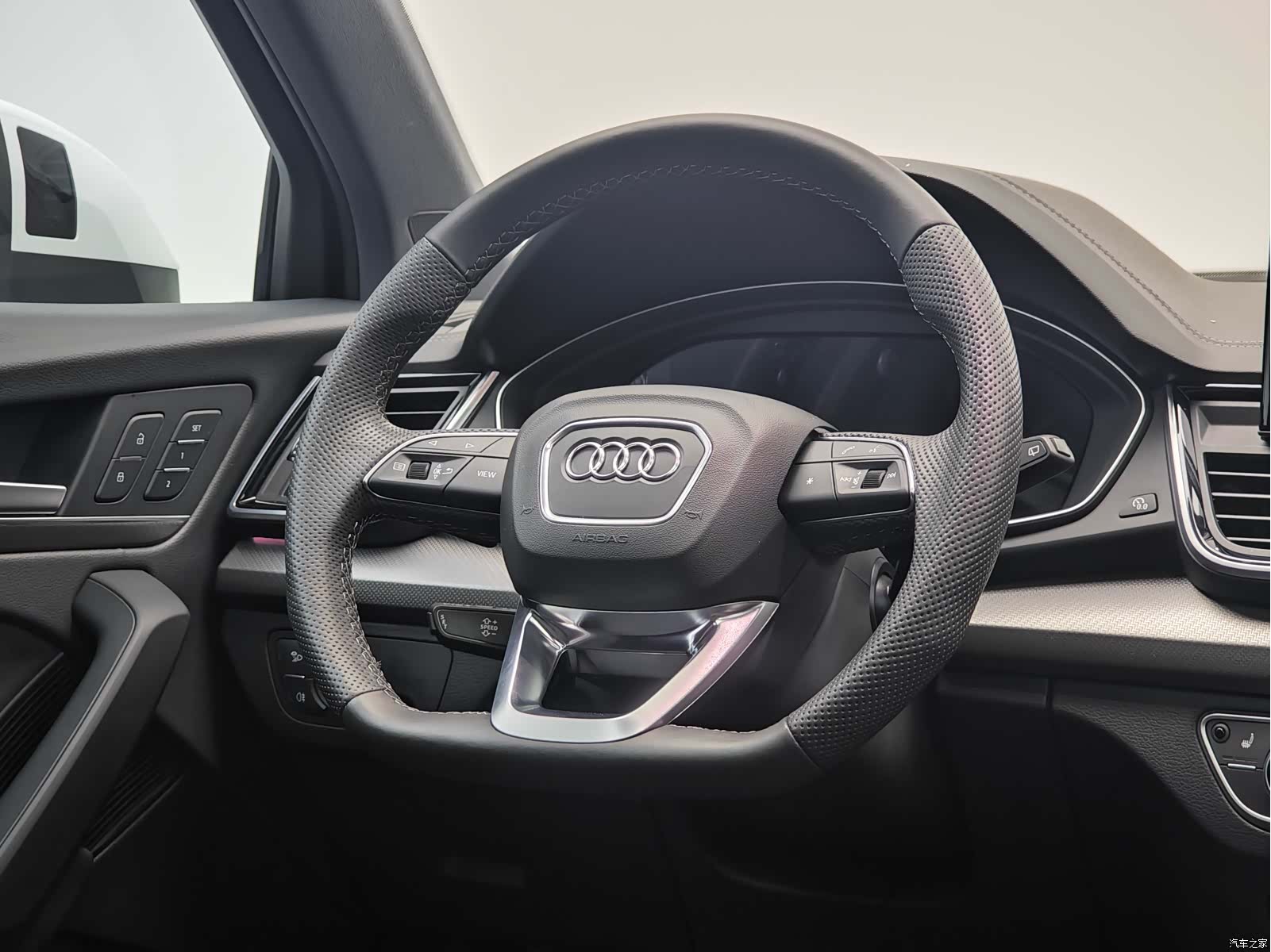 Audi Q5L, 2022 14