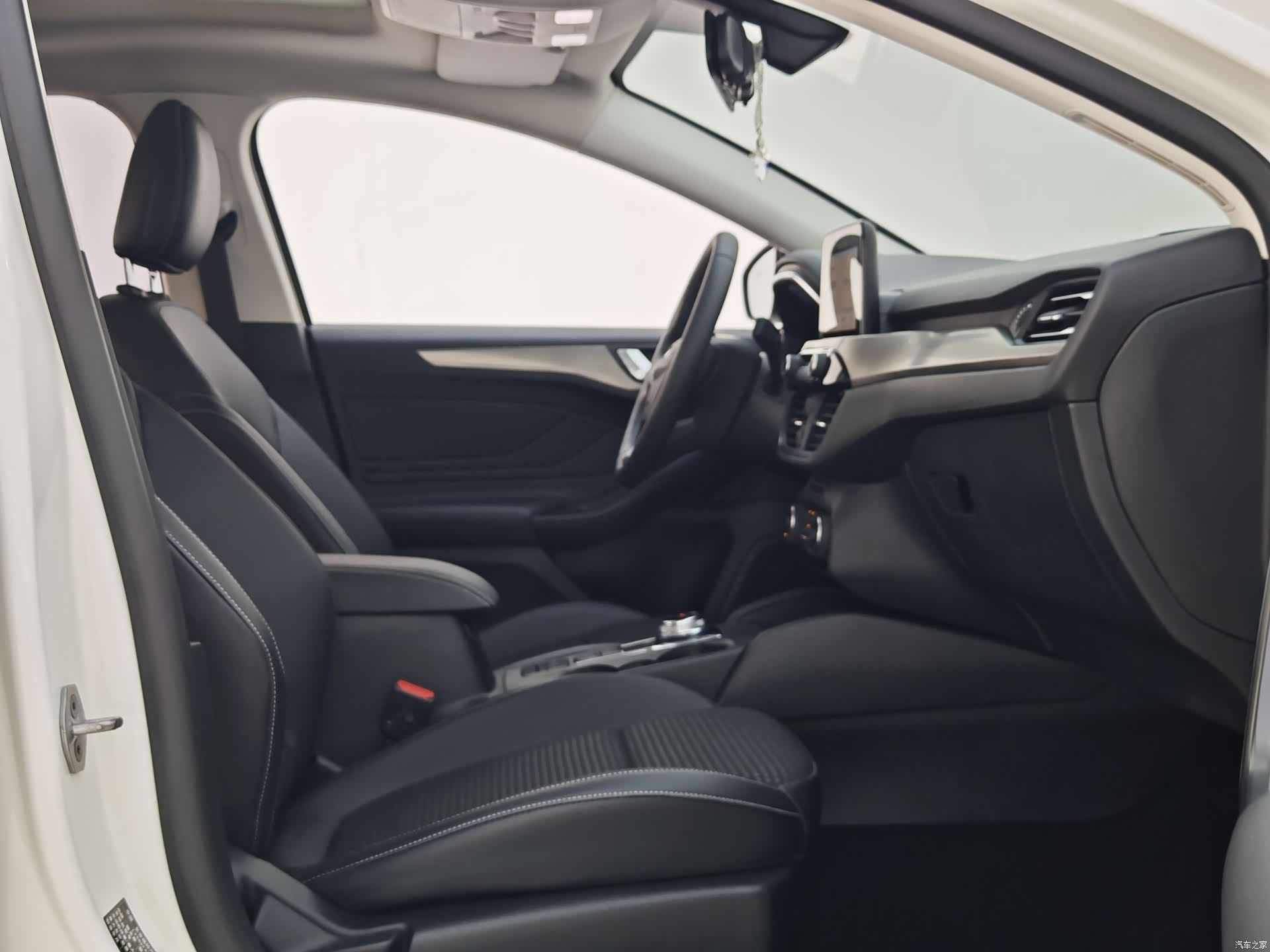 Ford Focus, 2020 10