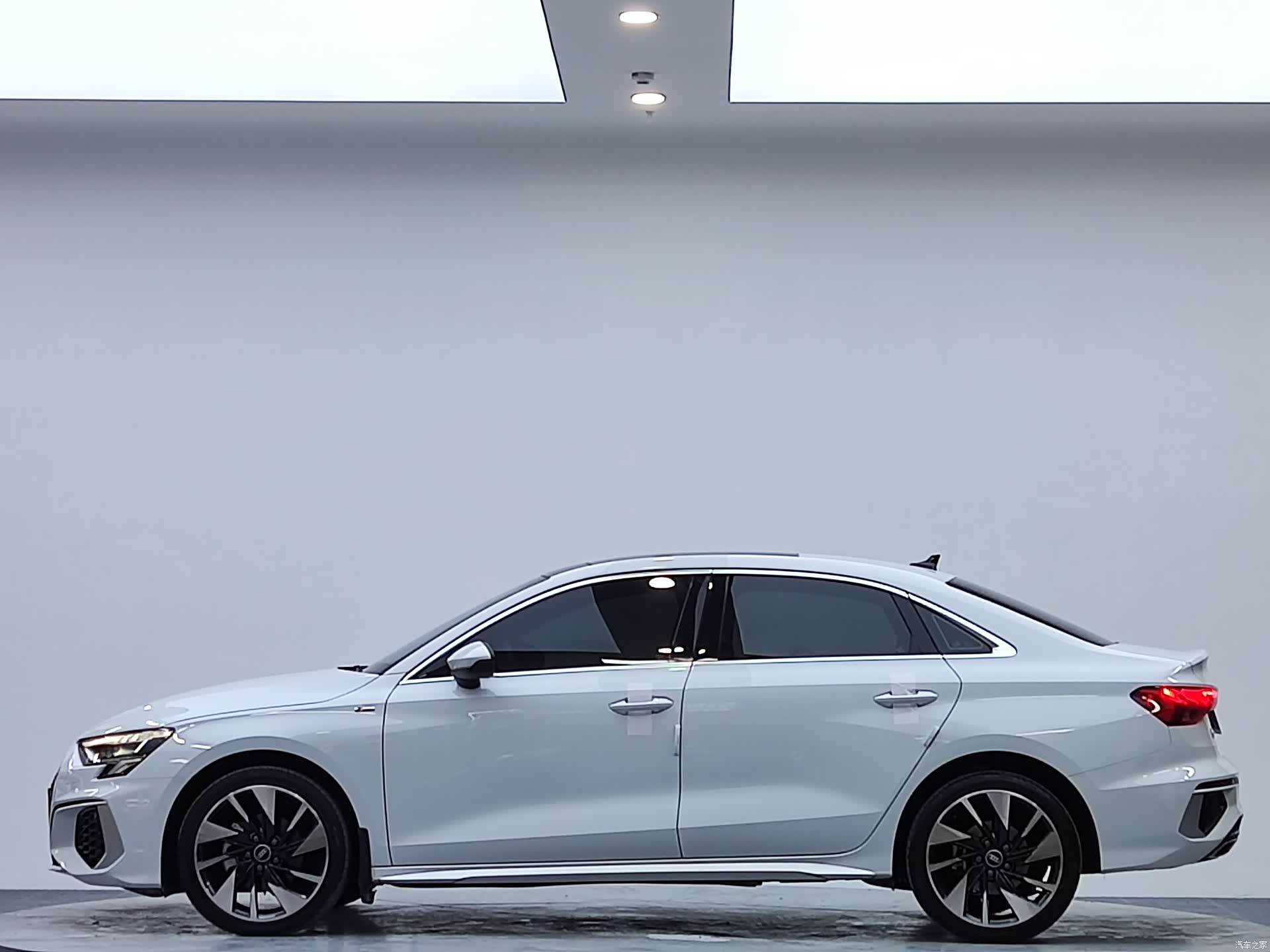 Audi A3, 2023 все фото