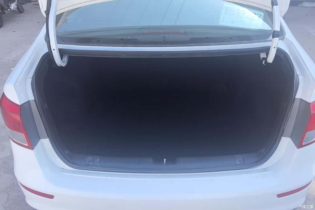 Kia K2, 2015 4