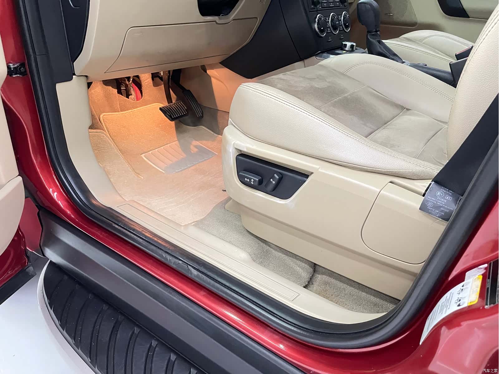 Land Rover 2, 2011 36