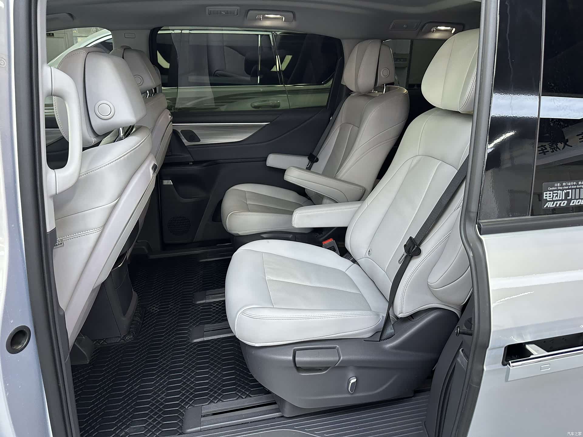 Buick GL8, 2025 8