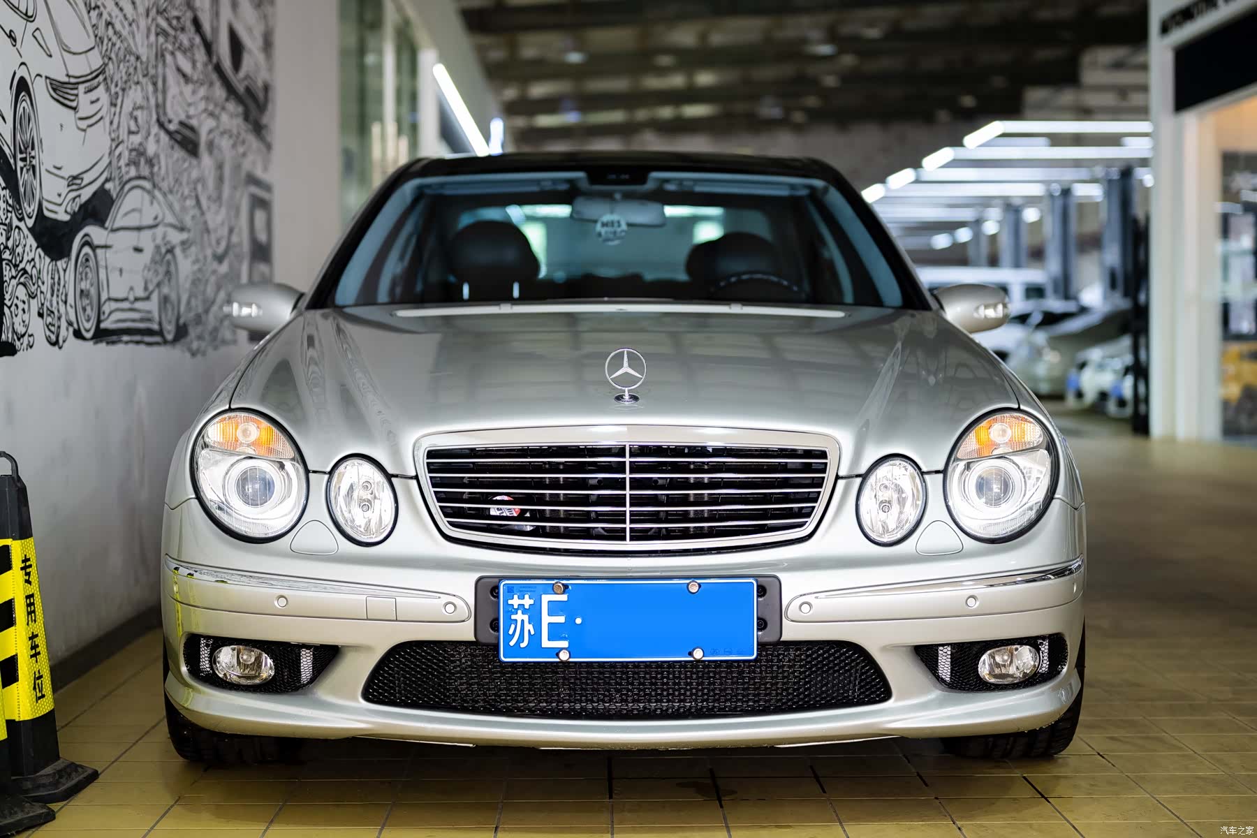 Mercedes-Benz E-Class, 2006 1