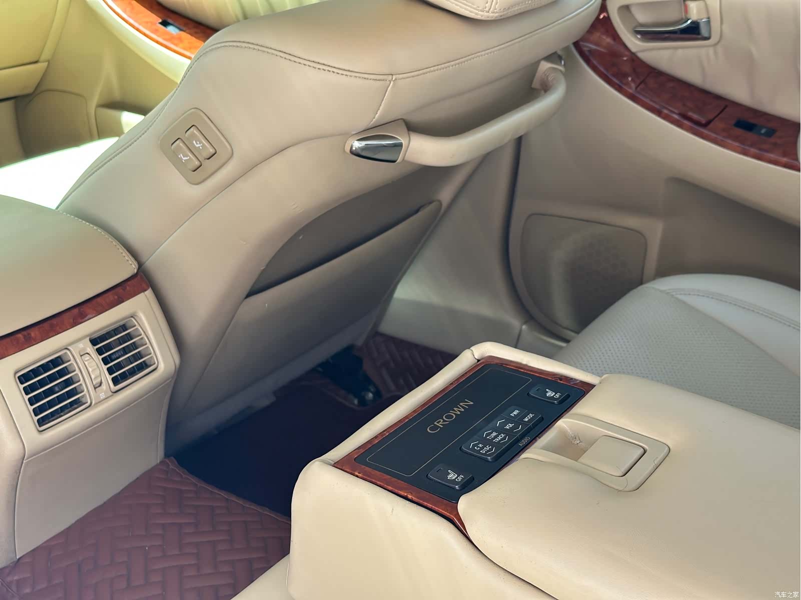 Toyota Crown, 2008 12