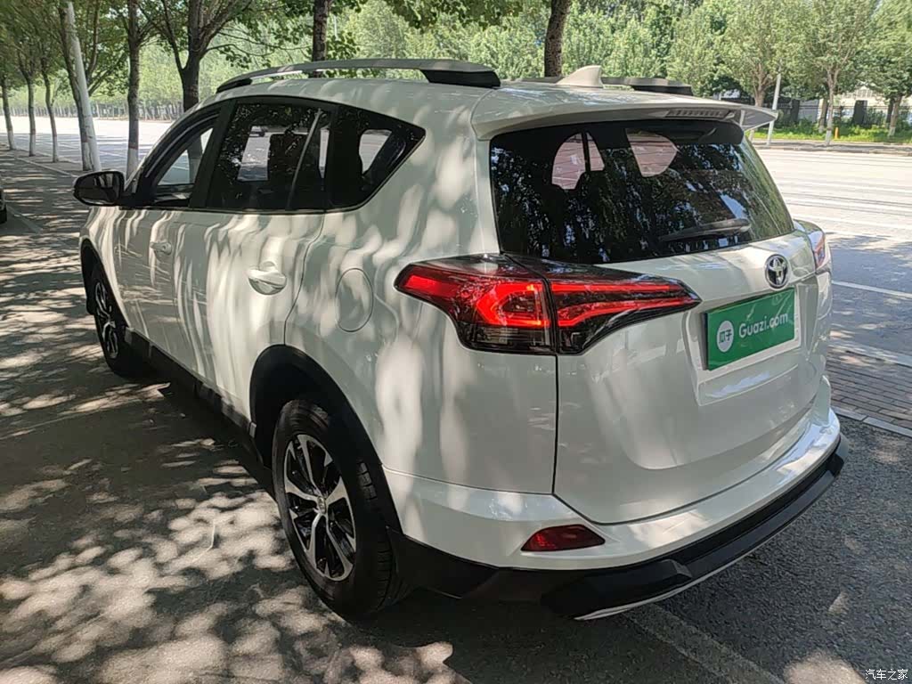 Toyota RAV4, 2017 все фото