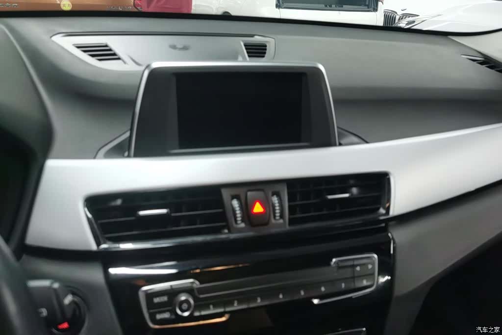 BMW X1, 2018 13