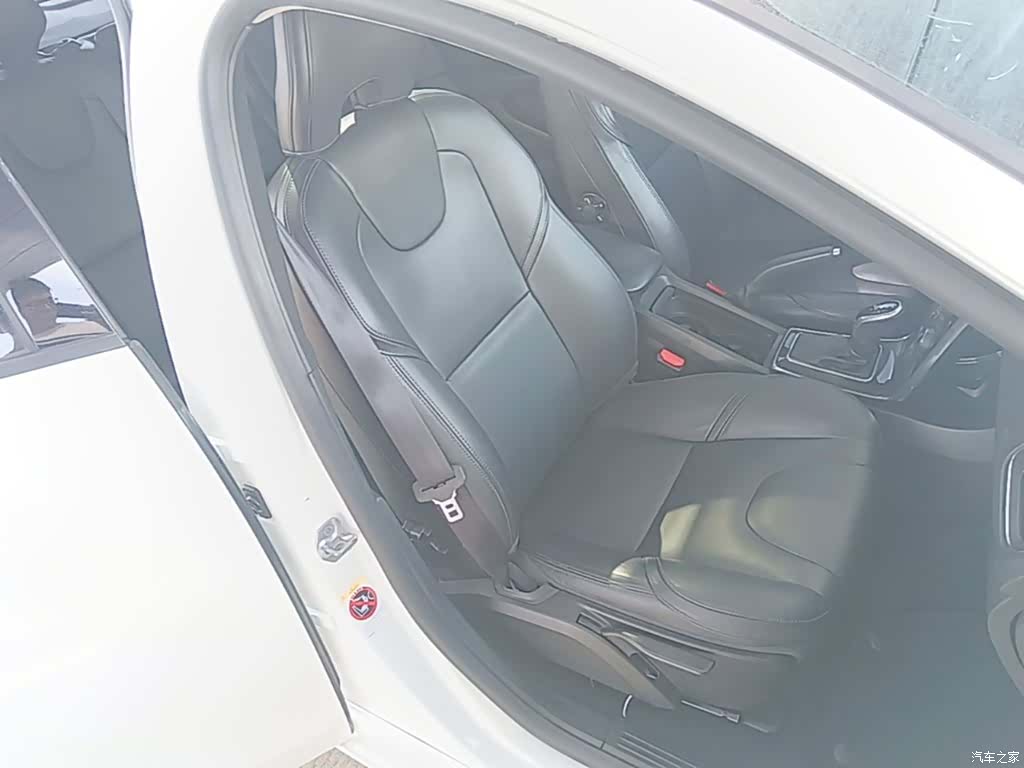 Volvo V40, 2018 25