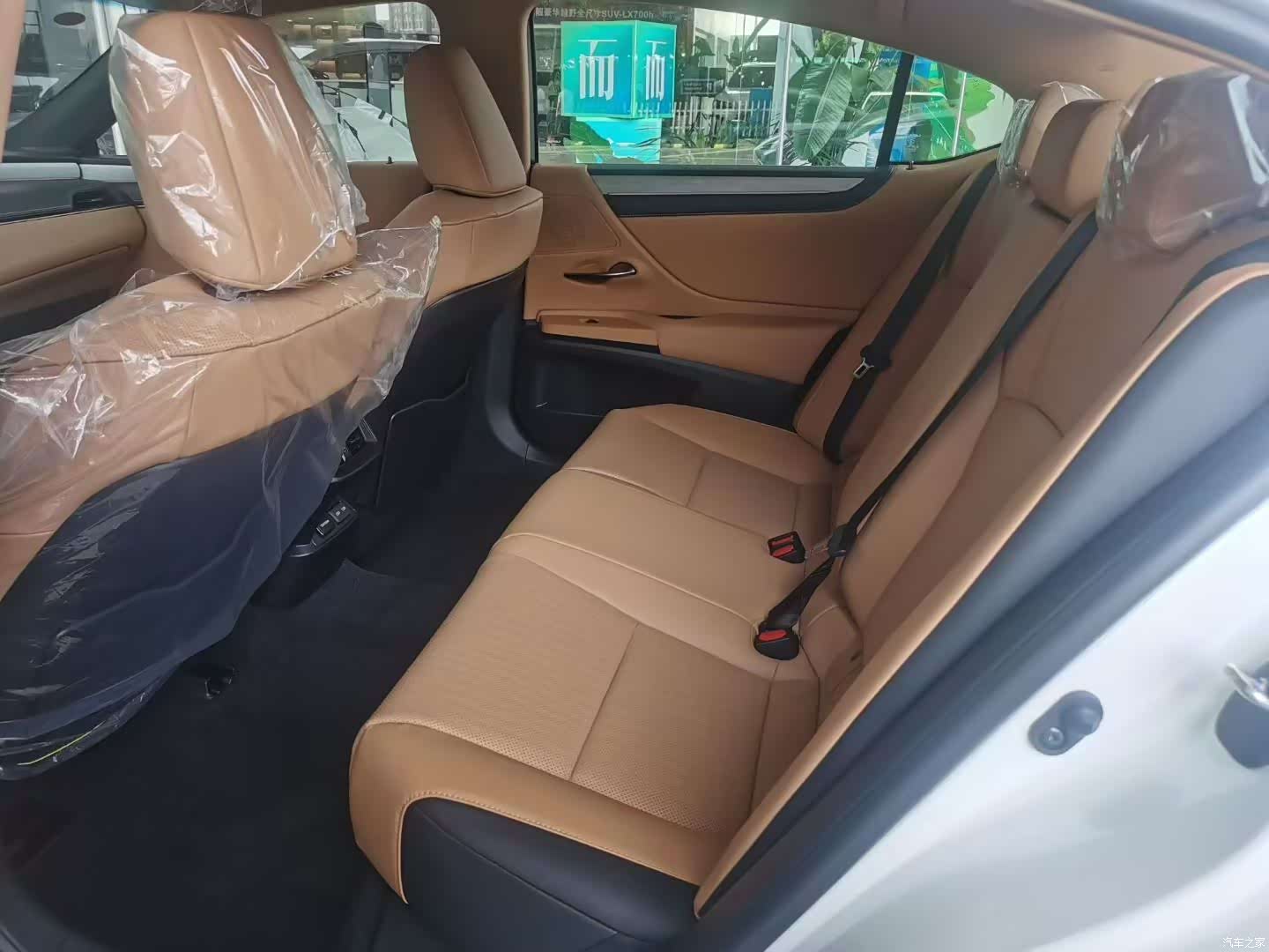 Lexus ES, 2026 6