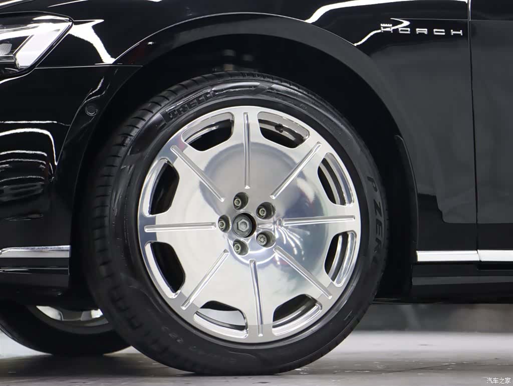 Audi A8L, 2026 35
