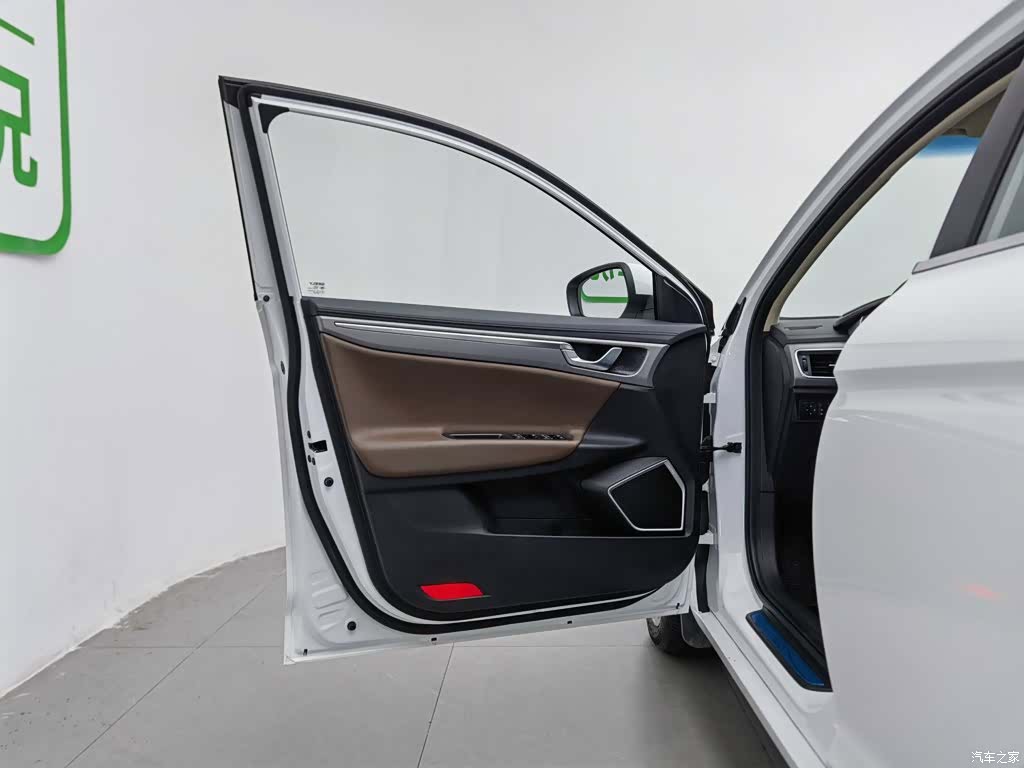 Geely Emgrand, 2018 8