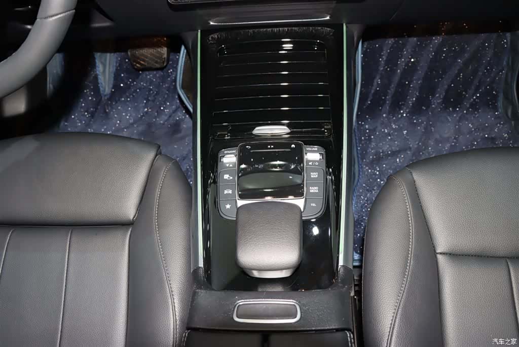Mercedes-Benz GLB, 2022 15