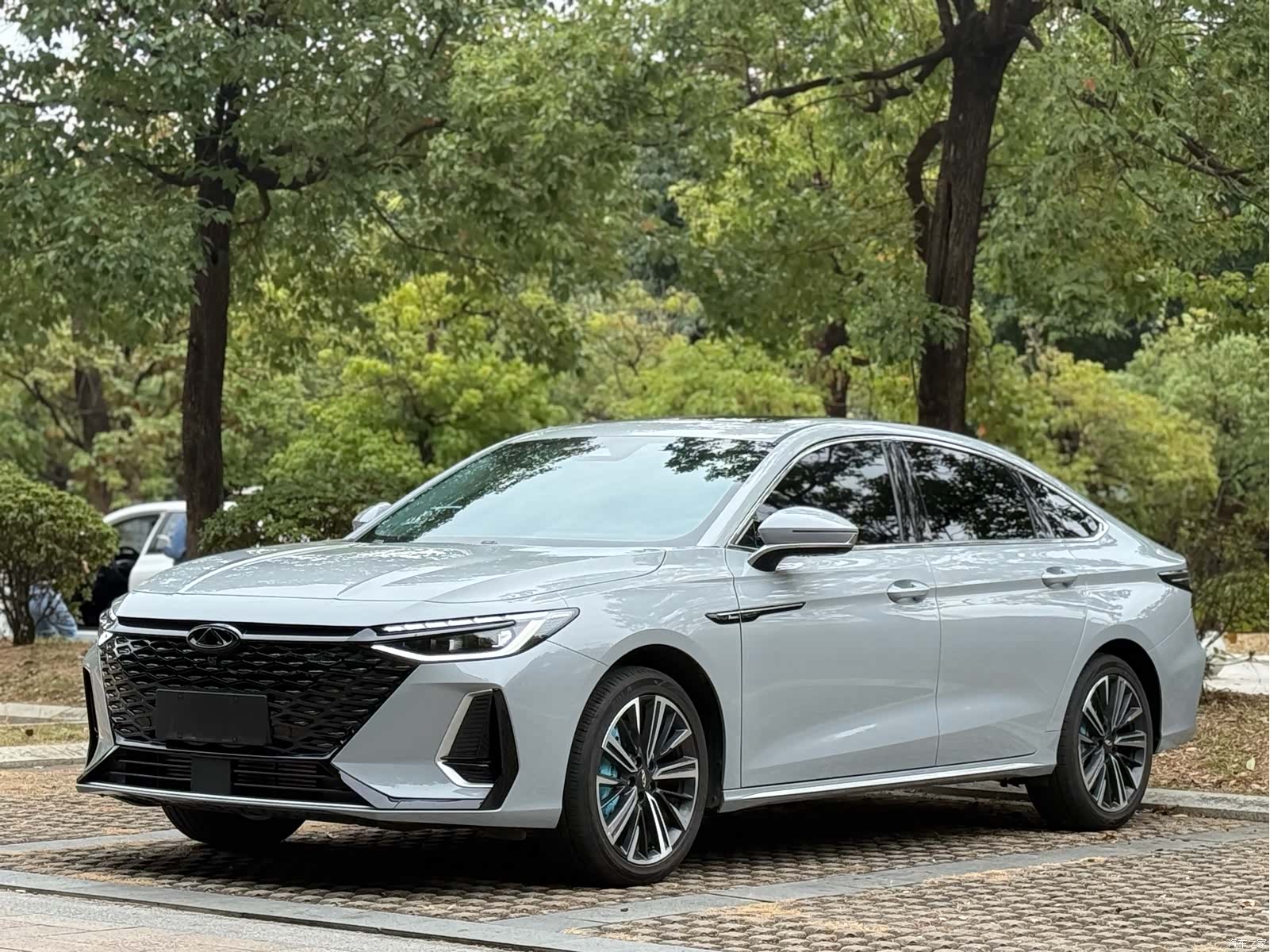Chery Arrizo 8