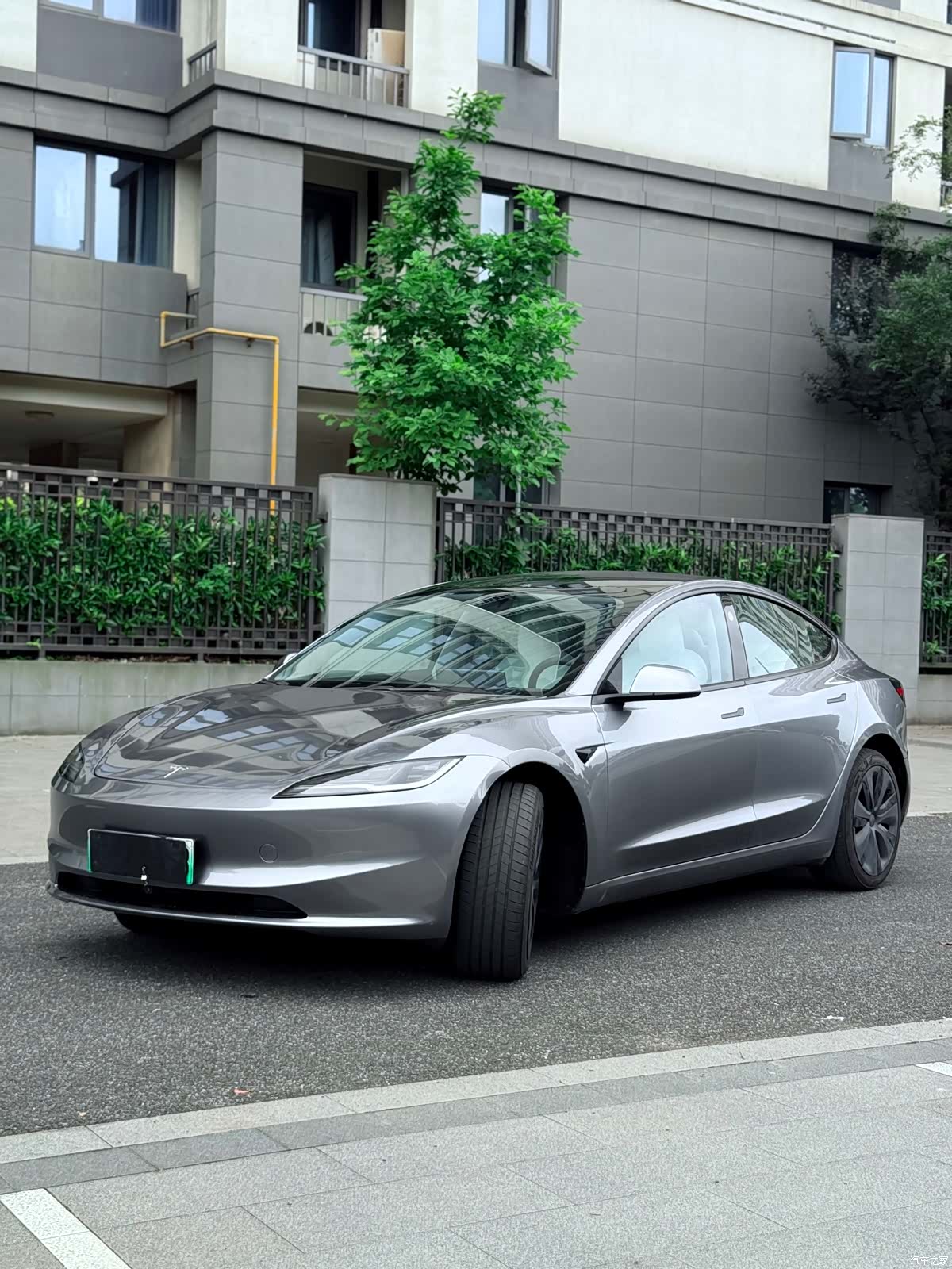 Tesla Model 3, 2025 1