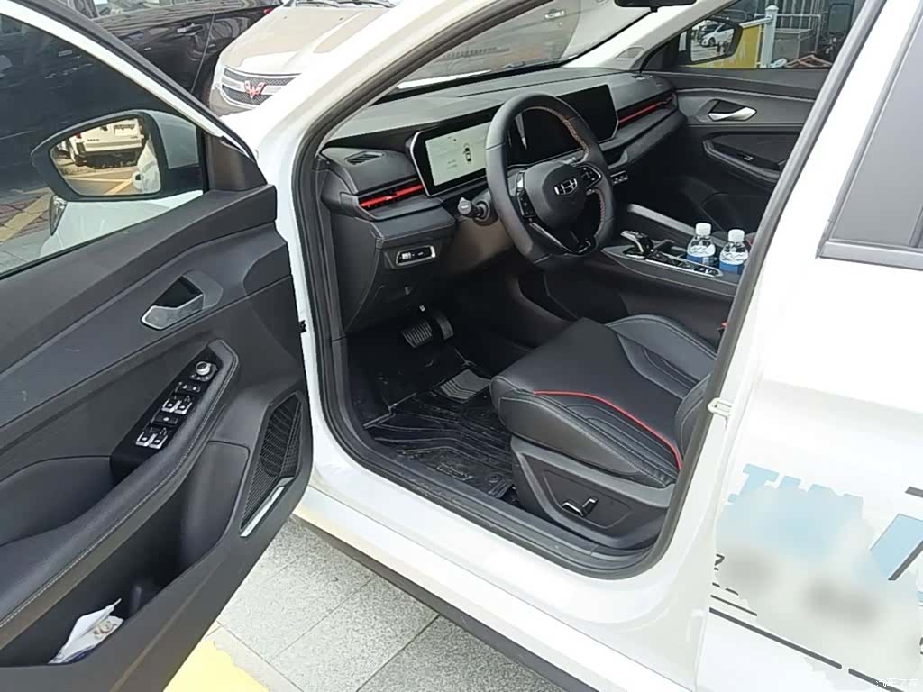 Geely Binray, 2025 16