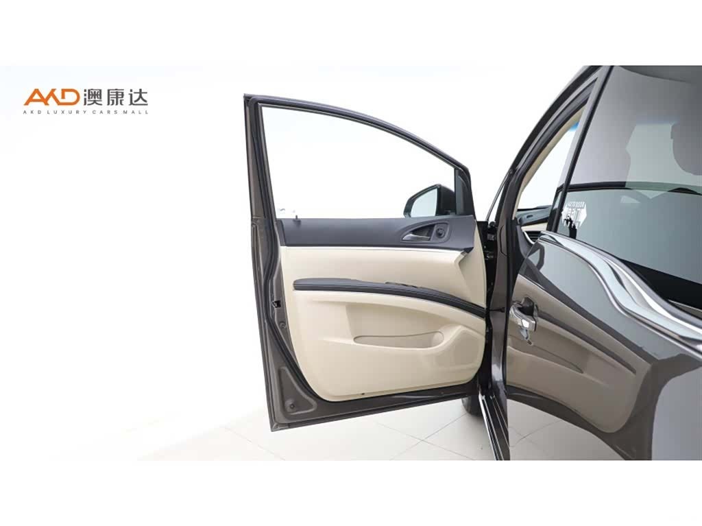 Buick GL8, 2024 11