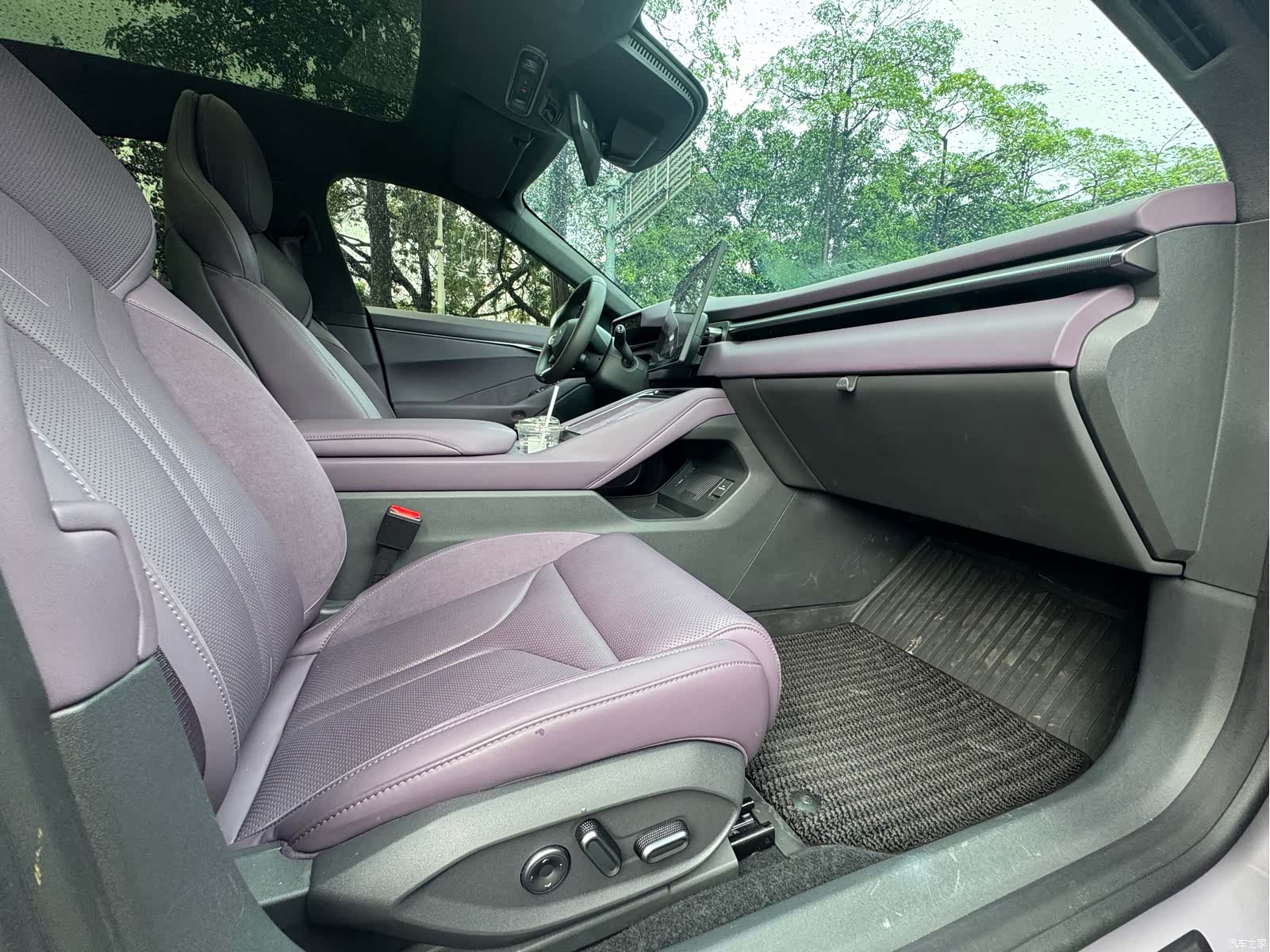 Xpeng P7, 2025 12