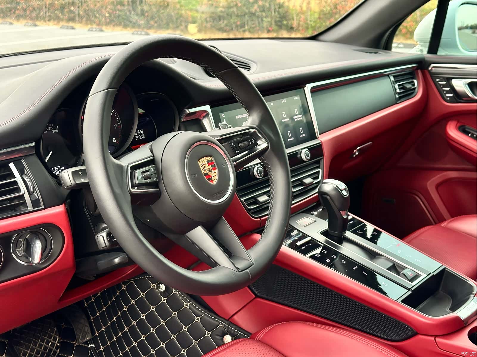 Porsche Macan, 2024 9
