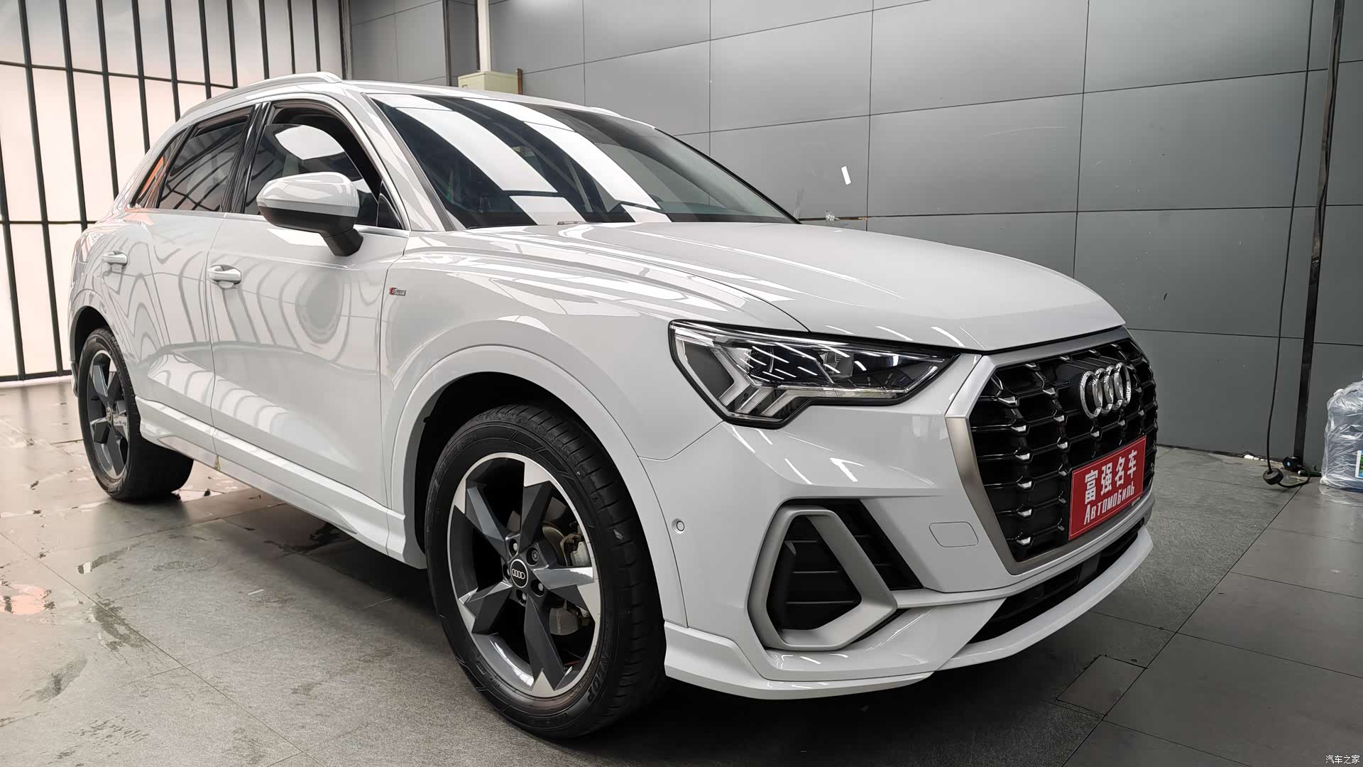 Audi Q3, 2023 3