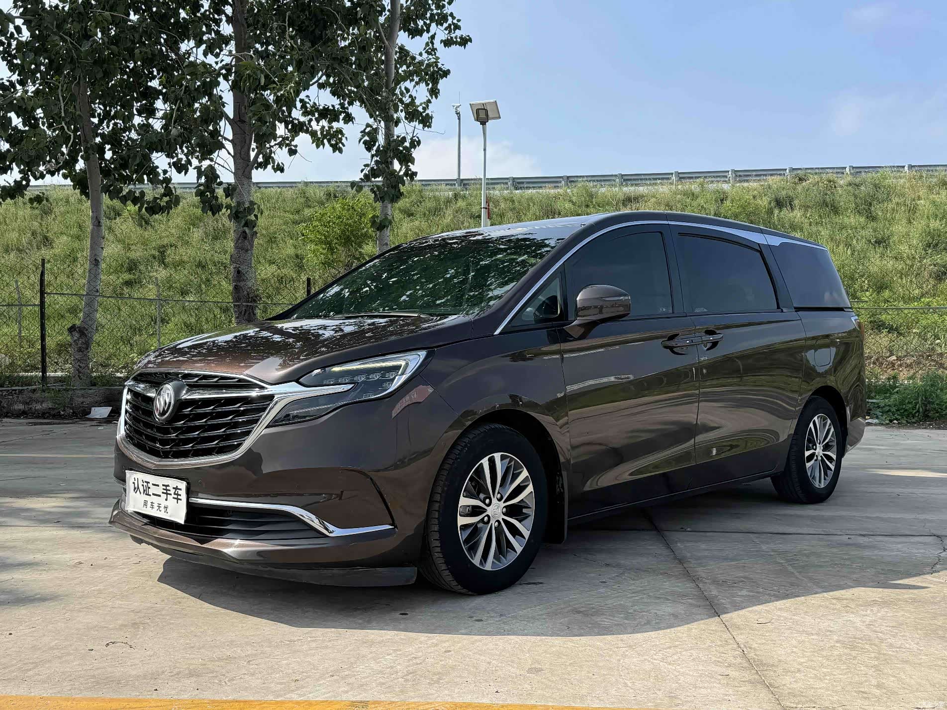 Buick GL8, 2021 1