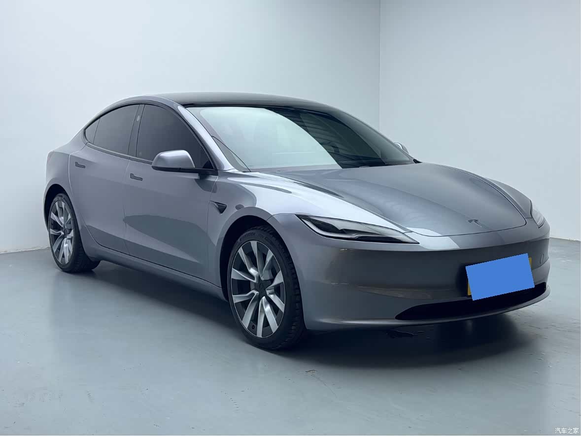 Tesla Model 3, 2025 3