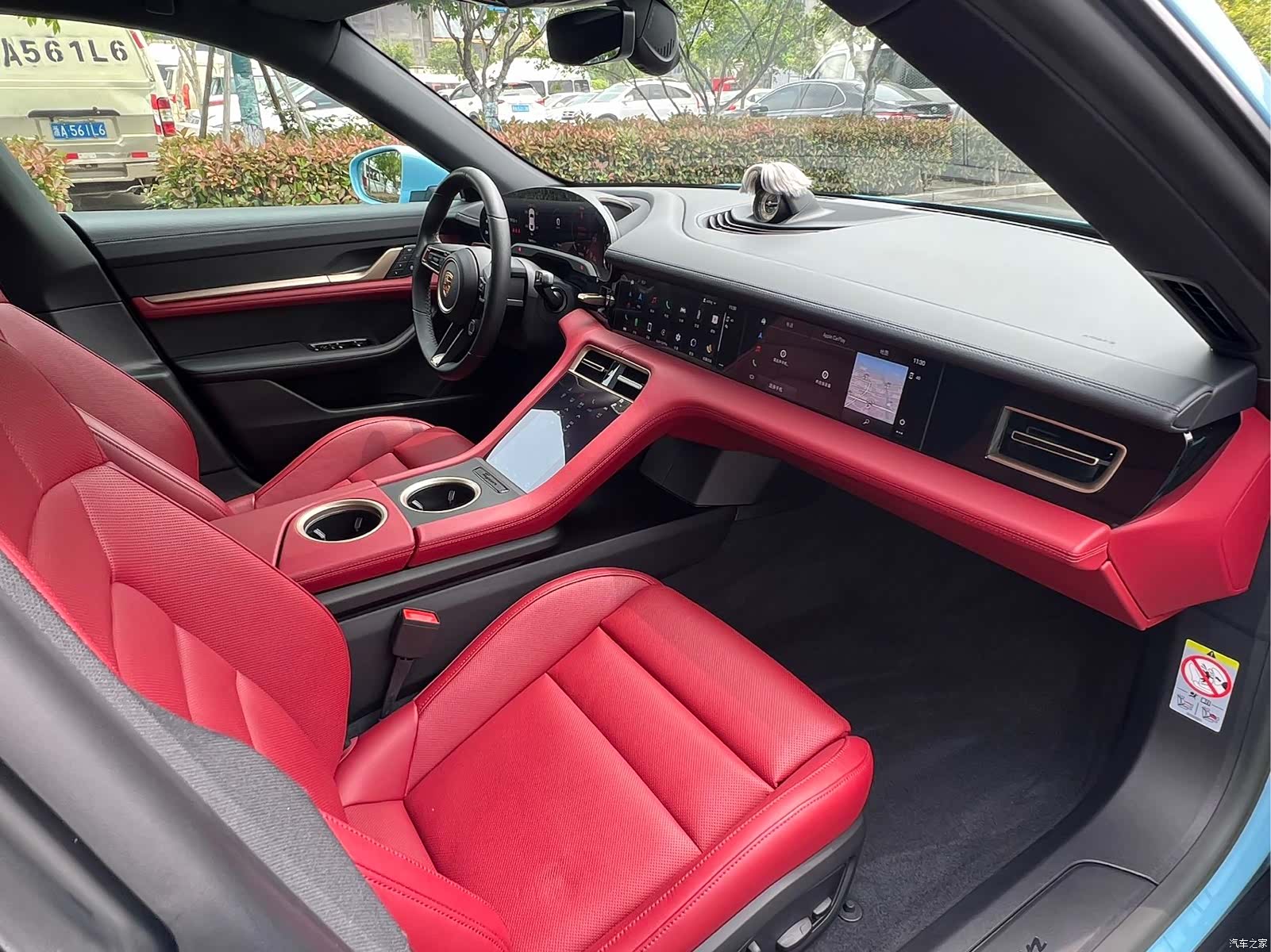 Porsche Taycan, 2023 6