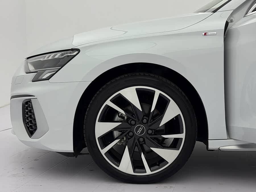 Audi A3 2023, фото 21