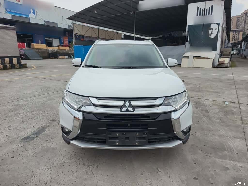 Mitsubishi Outlander, 2018 3