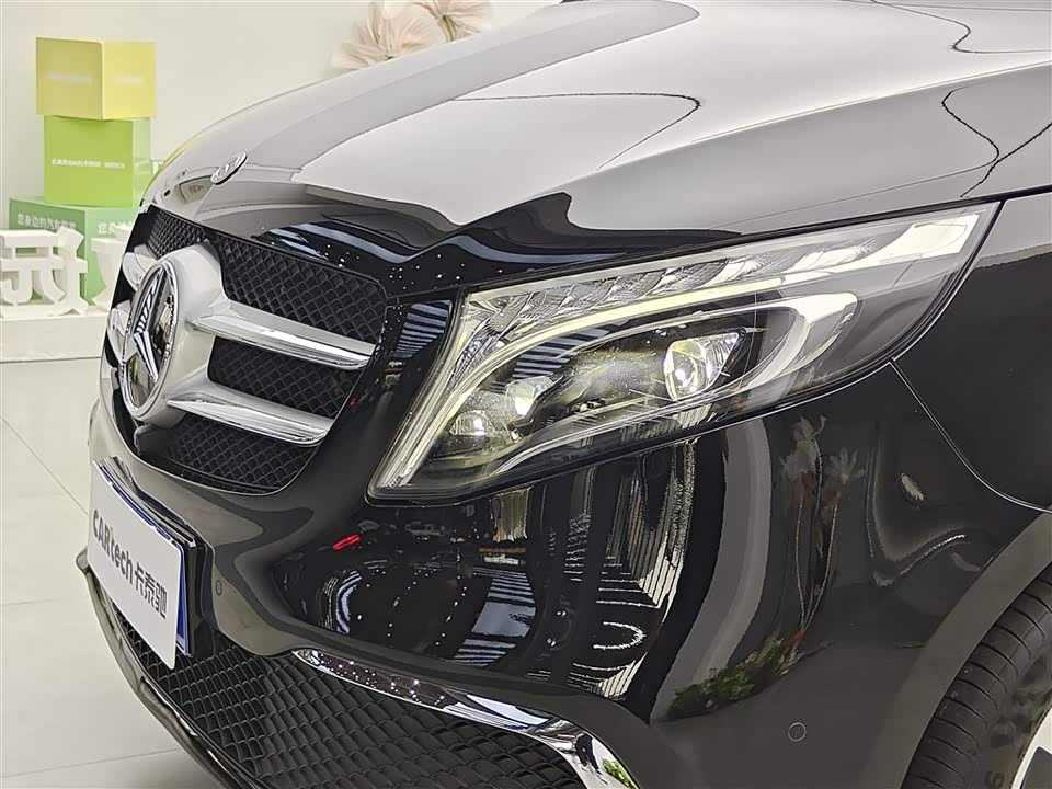 Mercedes-Benz V-class