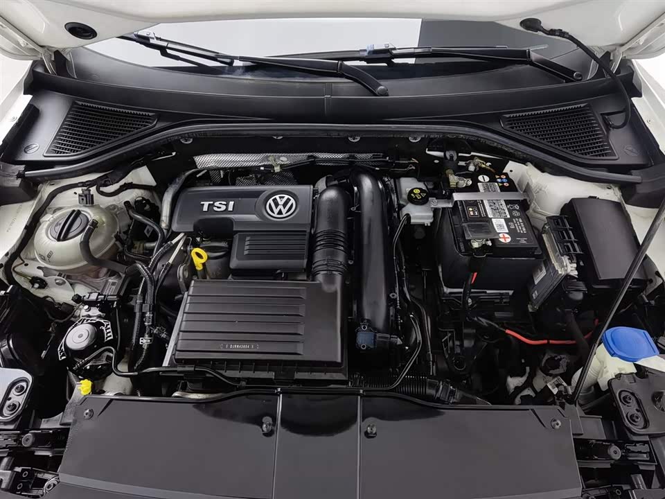 Volkswagen T-ROC exploring Songs