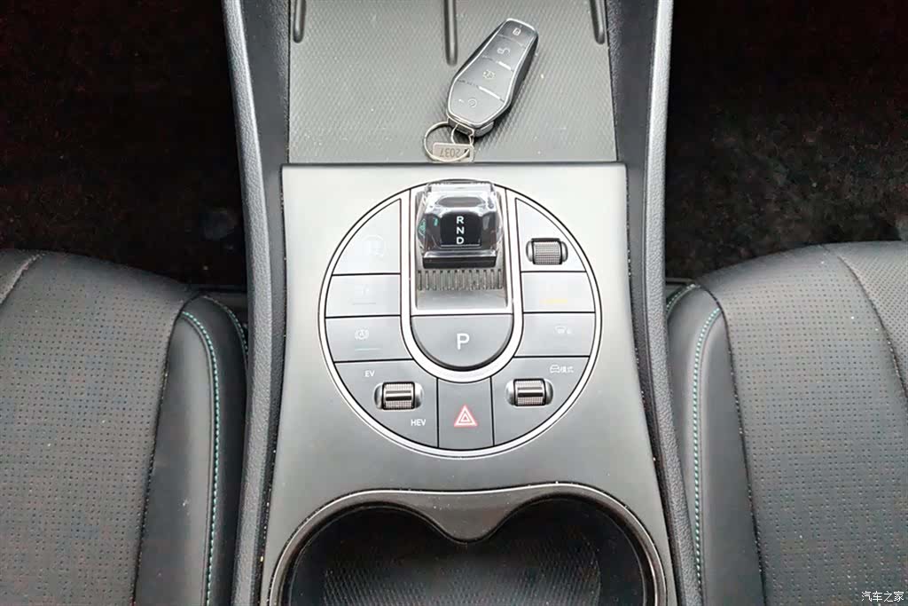 BYD Seal, 2025 16