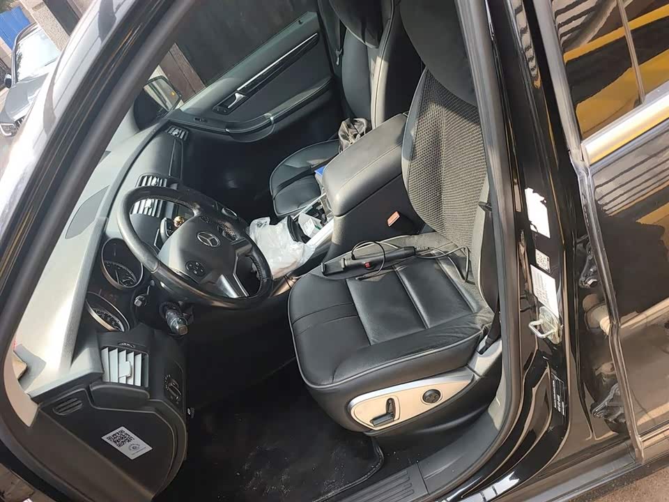 Mercedes-Benz R-class