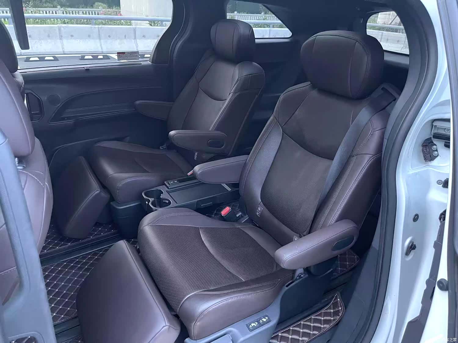 Toyota Sienna, 2024 9