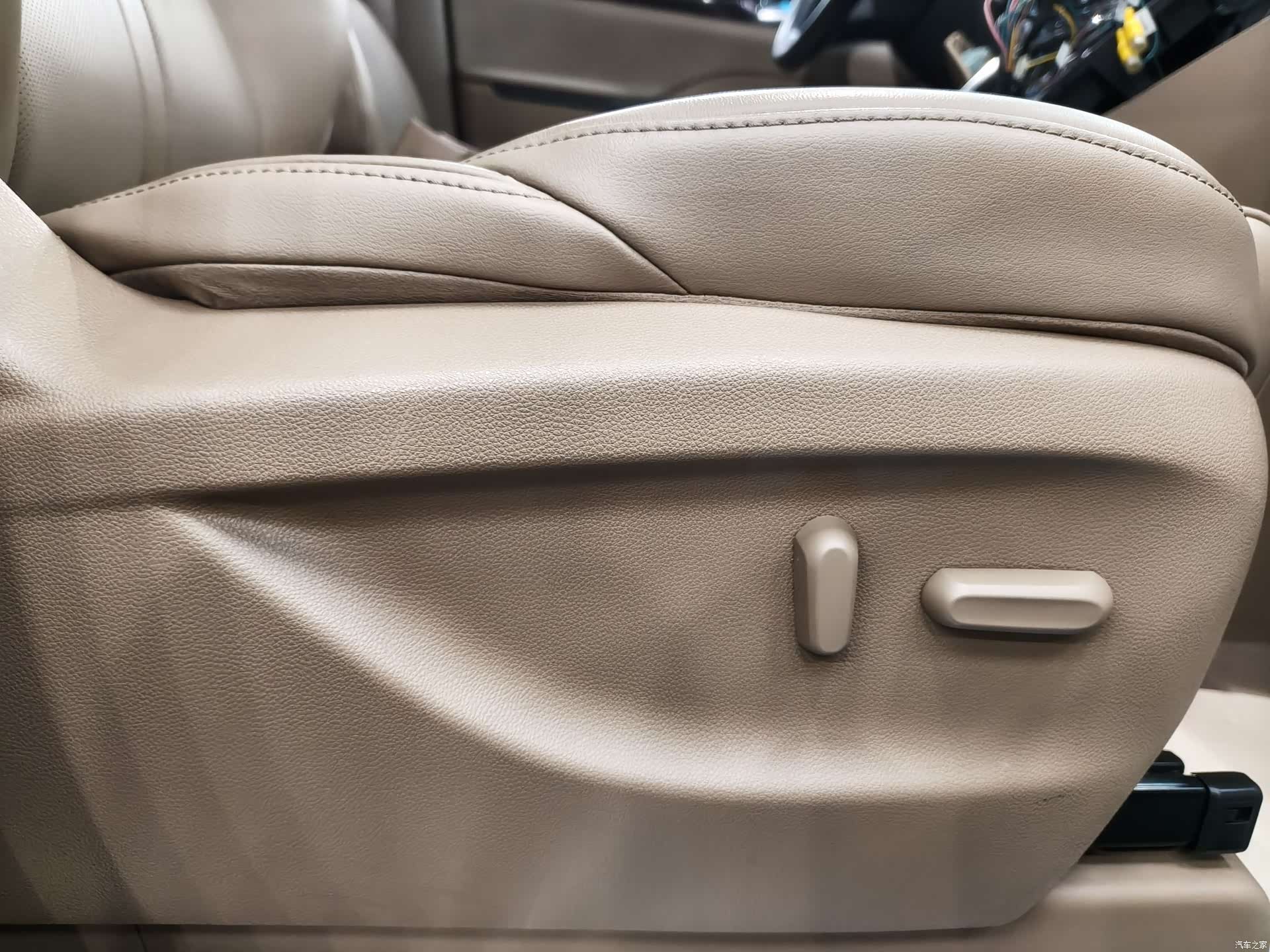 Buick GL8, 2020 13