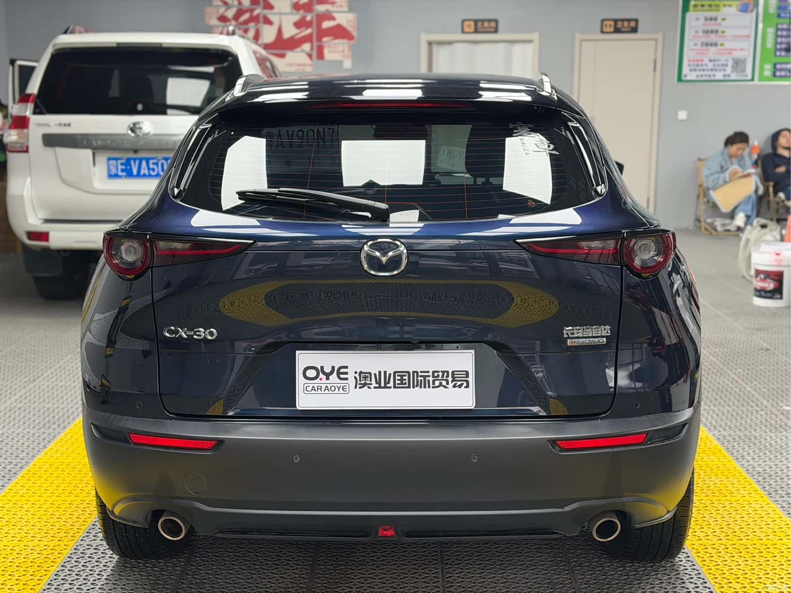 Mazda CX-30, 2023 все фото