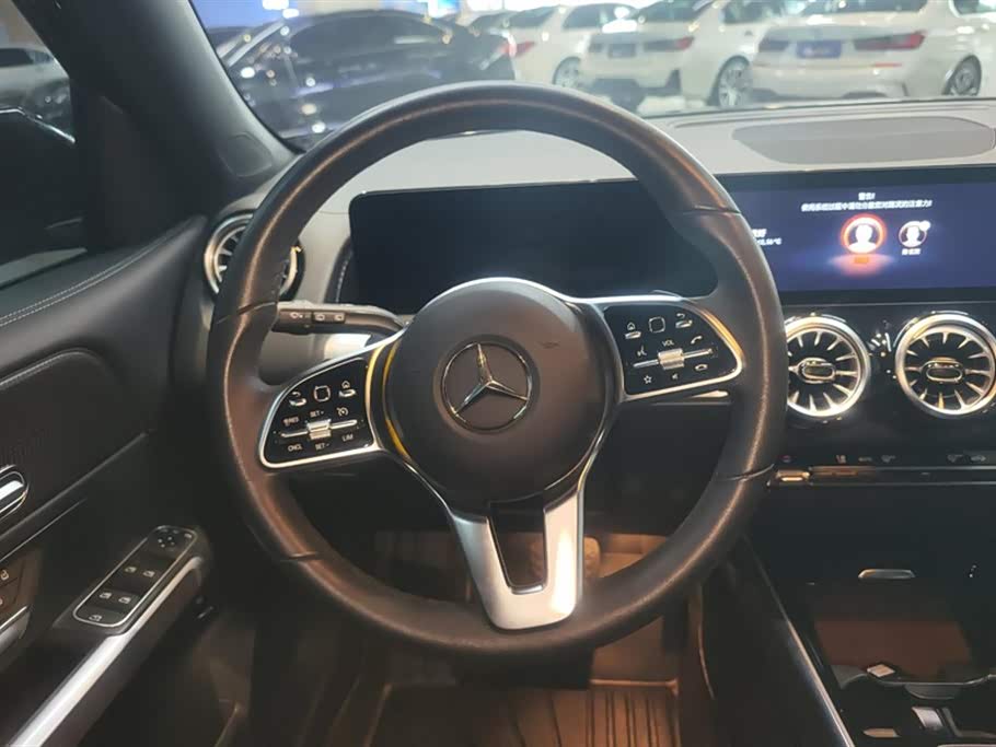 Mercedes-Benz GLB Mercedes-Benz GLB