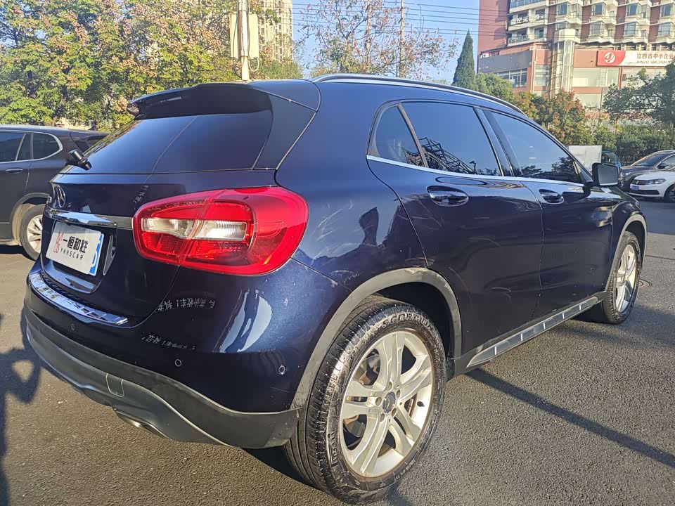 Mercedes-Benz GLA
