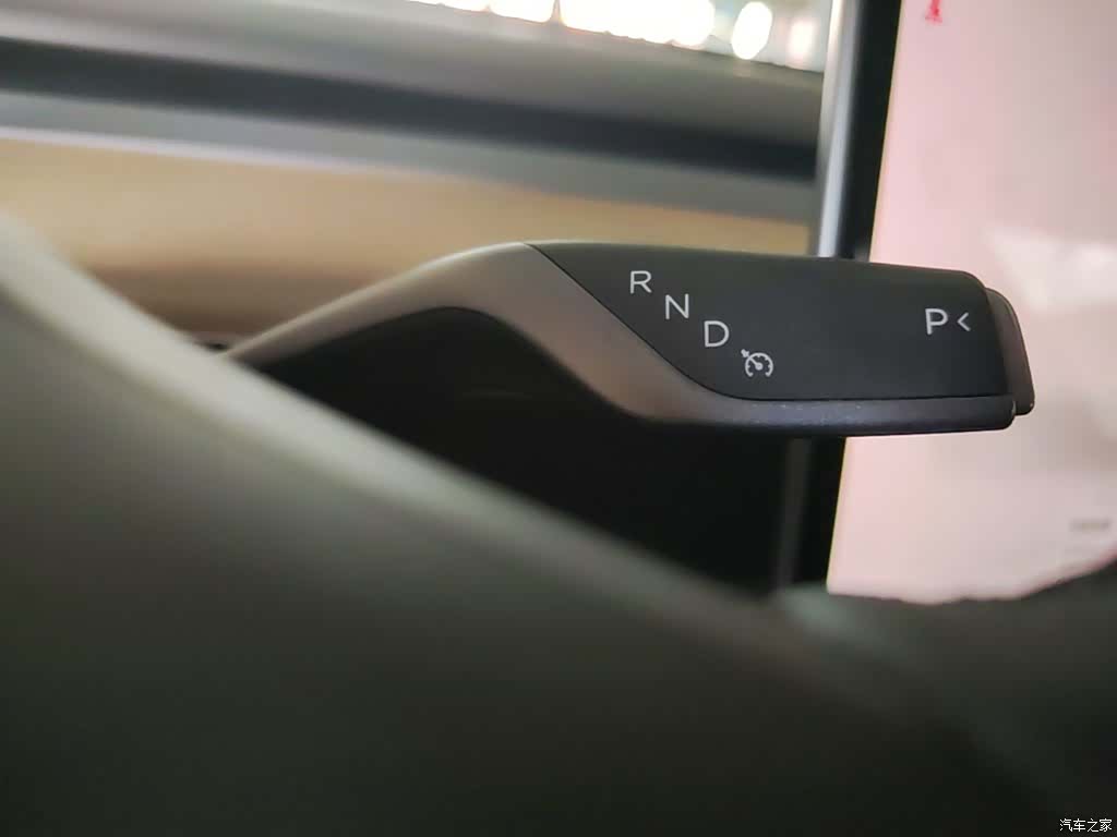 Tesla Model Y, 2023 14