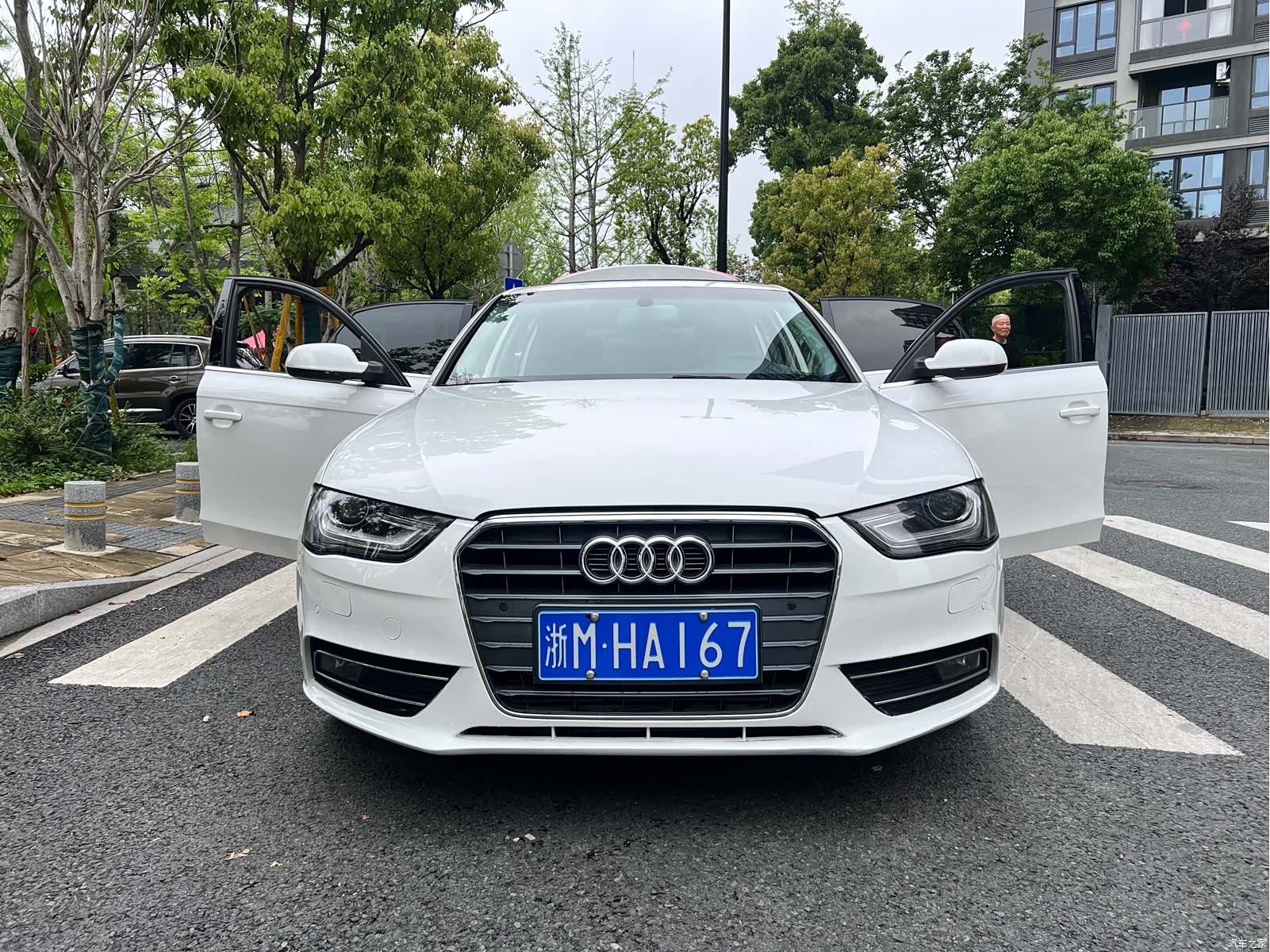 Audi A4L, 2014 23