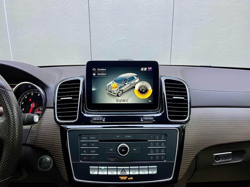 Mercedes-Benz GLE Mercedes-Benz GLE