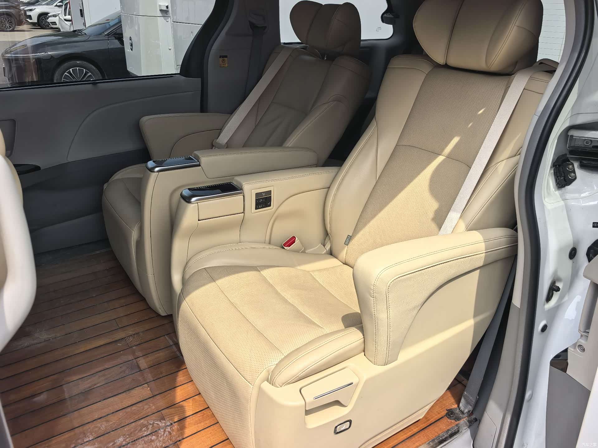 Toyota Sienna, 2013 8