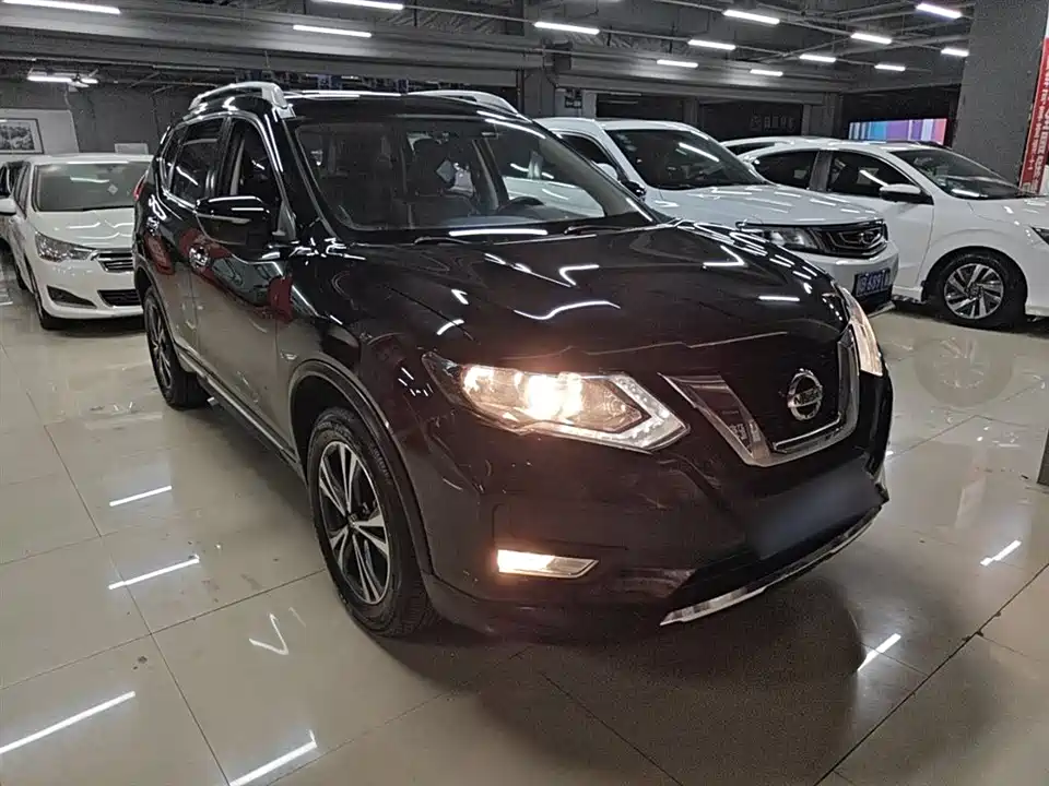 Nissan Qijun
