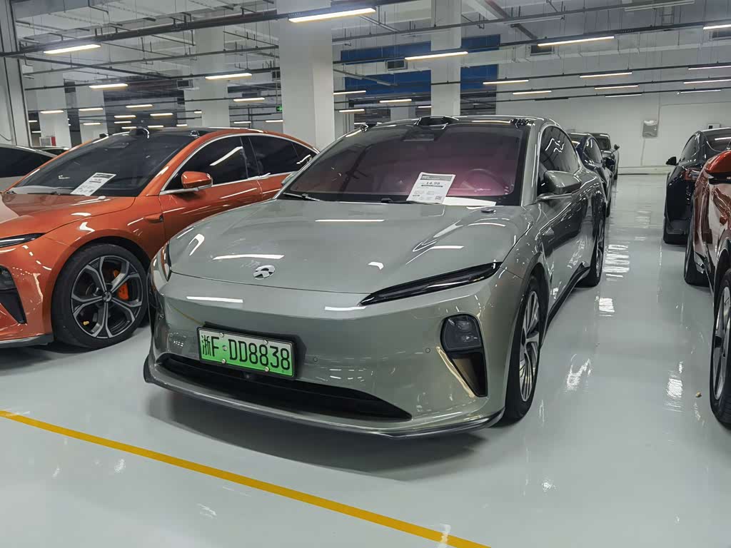 NIO ET5