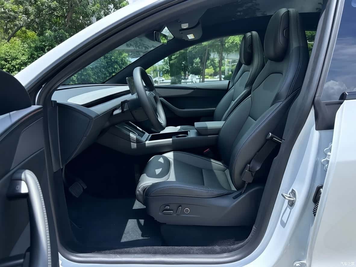 Tesla Model Y, 2026 6