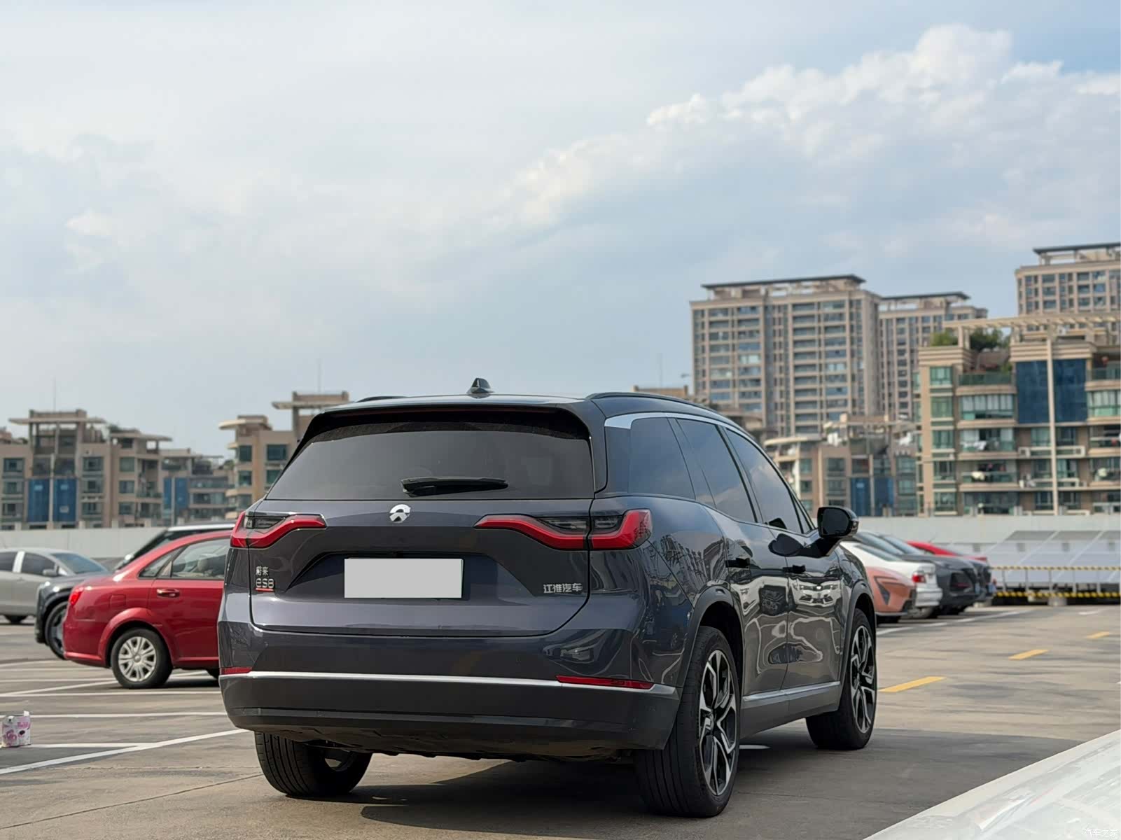 NIO ES8, 2021 9